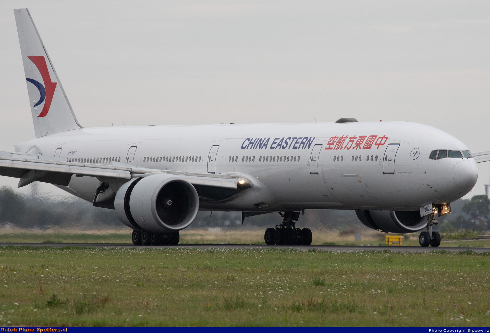 B-2023 Boeing 777-300 China Eastern Airlines by Sippowitz
