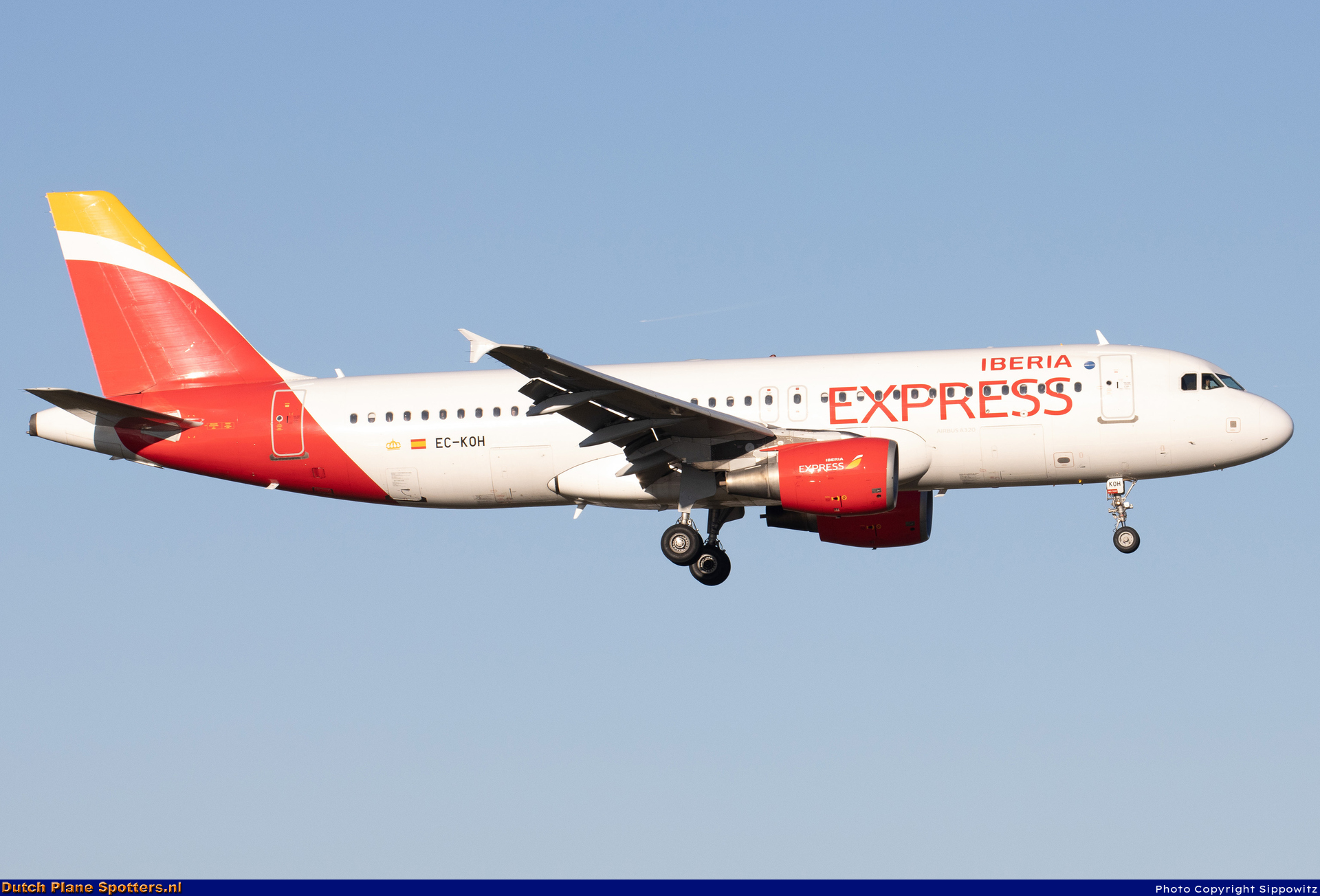 EC-KOH Airbus A320 Iberia Express by Sippowitz