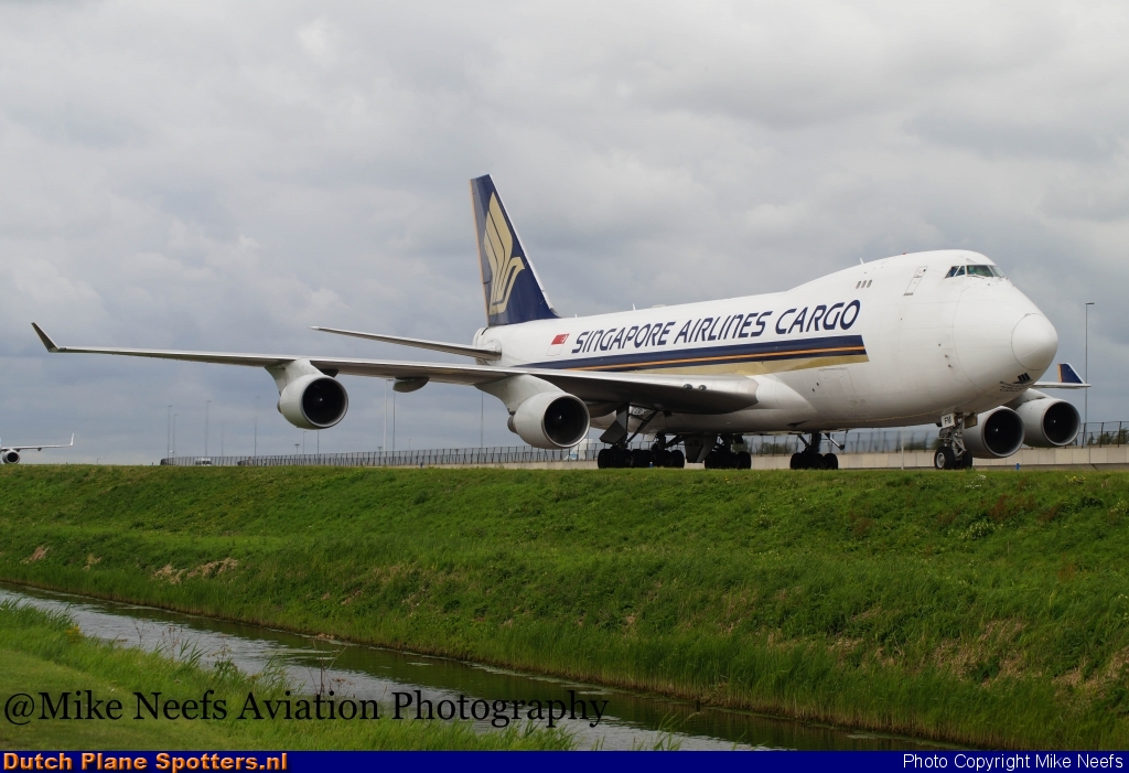 9V-SFM Boeing 747-400 Singapore Airlines Cargo by Mike Neefs
