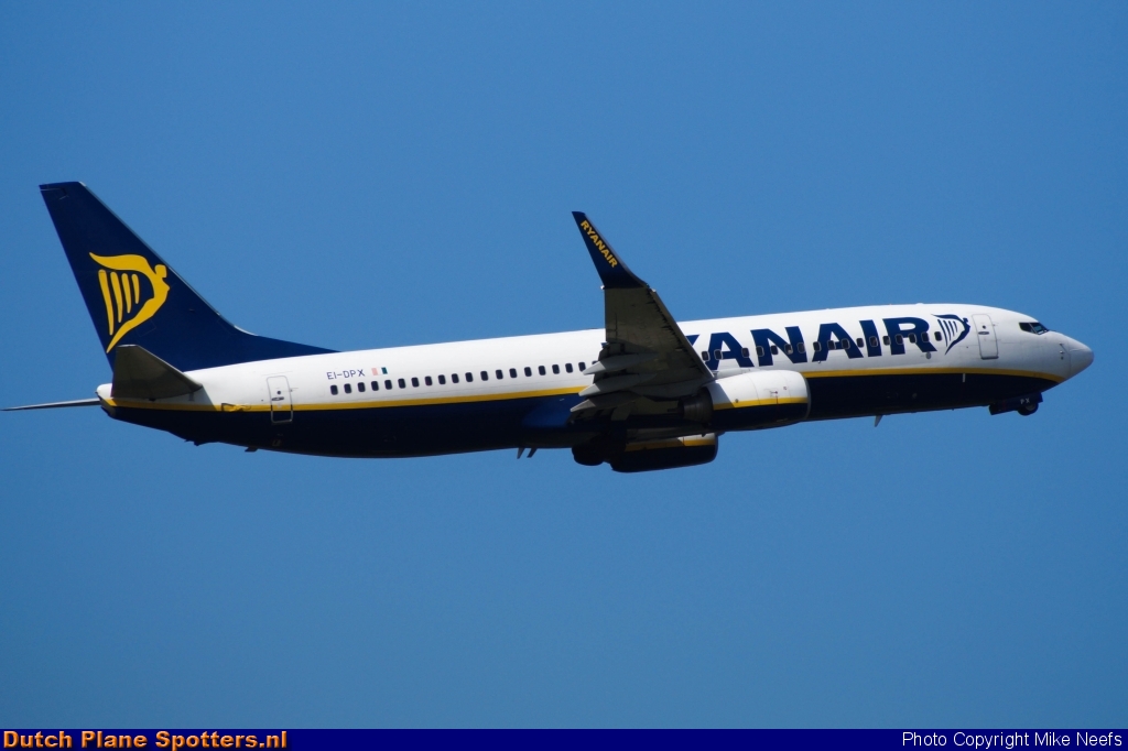 EI-DPX Boeing 737-800 Ryanair by Mike Neefs