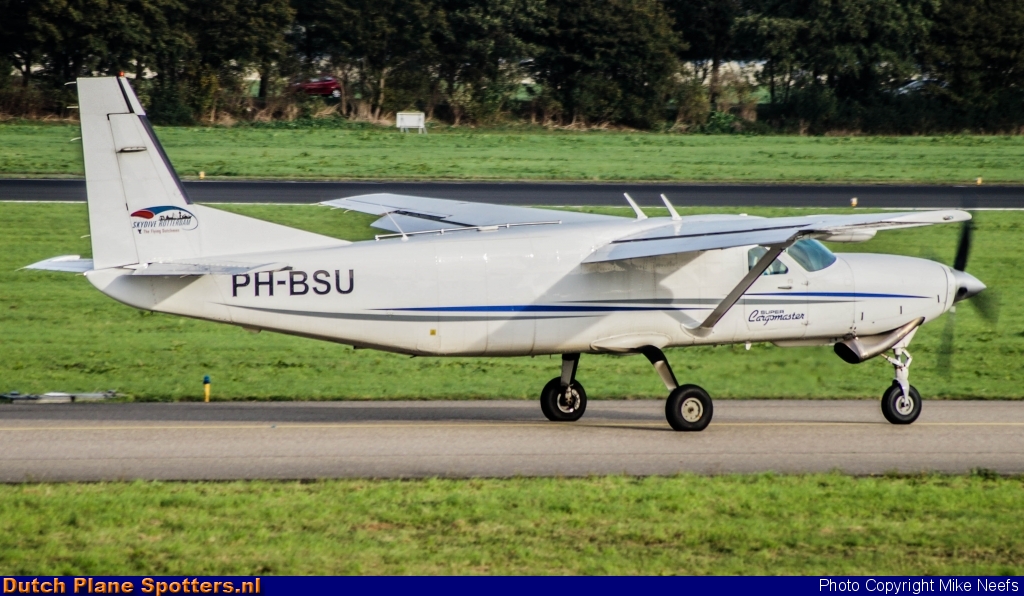 PH-BSU Cessna 208 Super Cargomaster Skydive Rotterdam by Mike Neefs