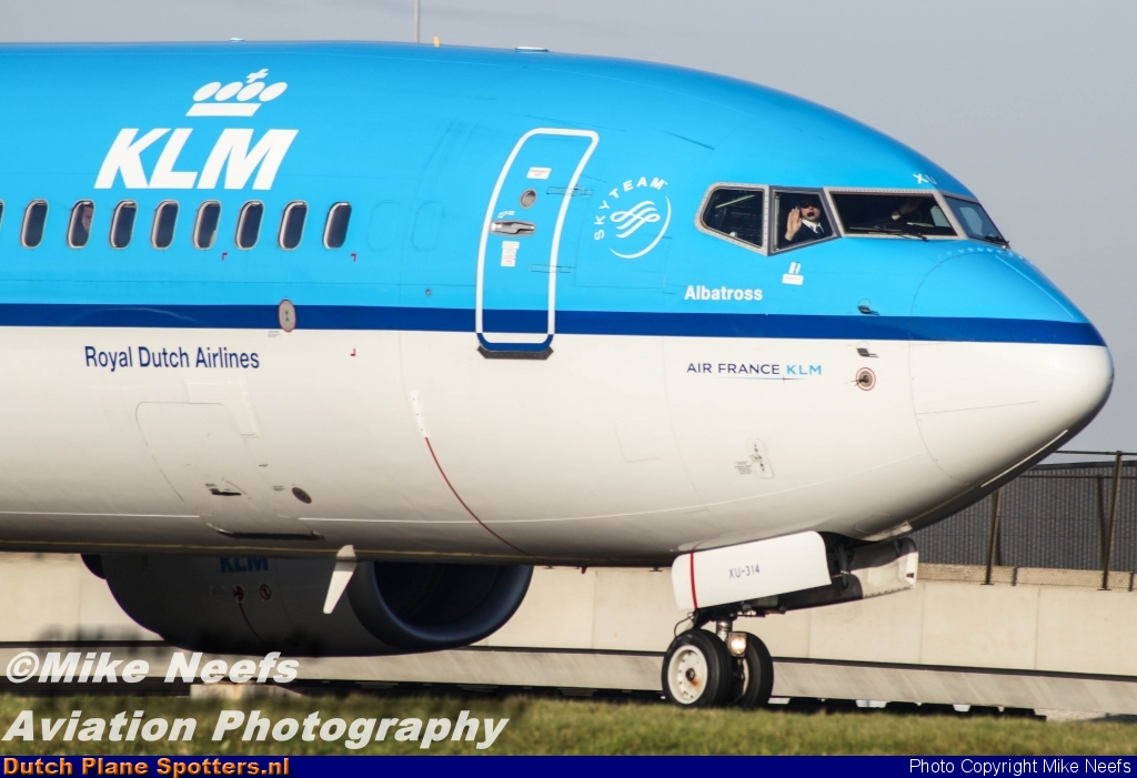 PH-BXU Boeing 737-800 KLM Royal Dutch Airlines by Mike Neefs