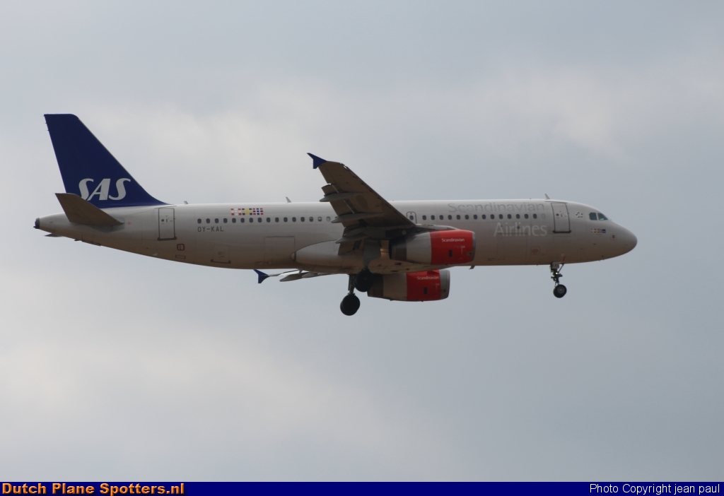 OY-KAL Airbus A320 SAS Scandinavian Airlines by jean paul