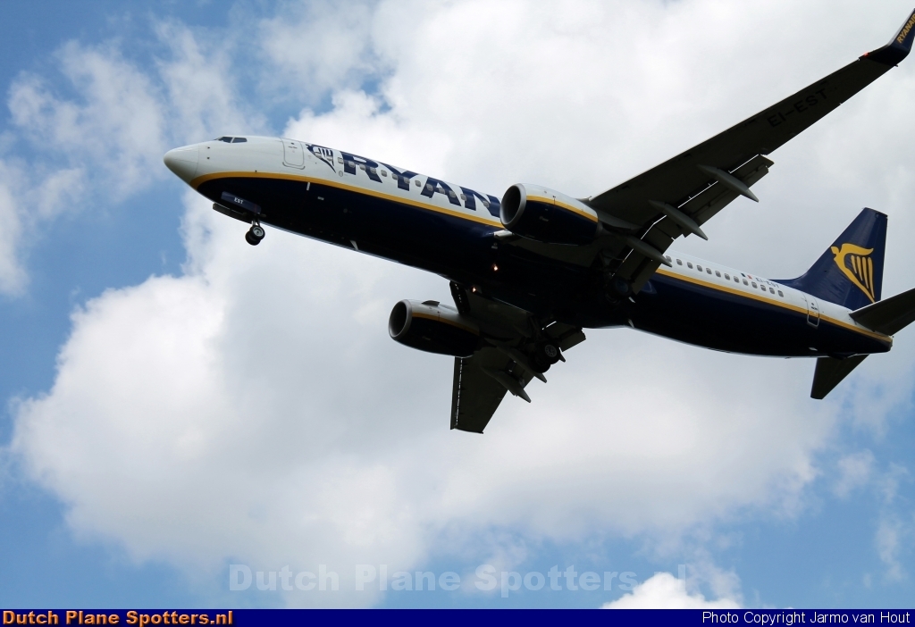 EI-EST Boeing 737-800 Ryanair by Jarmo van Hout