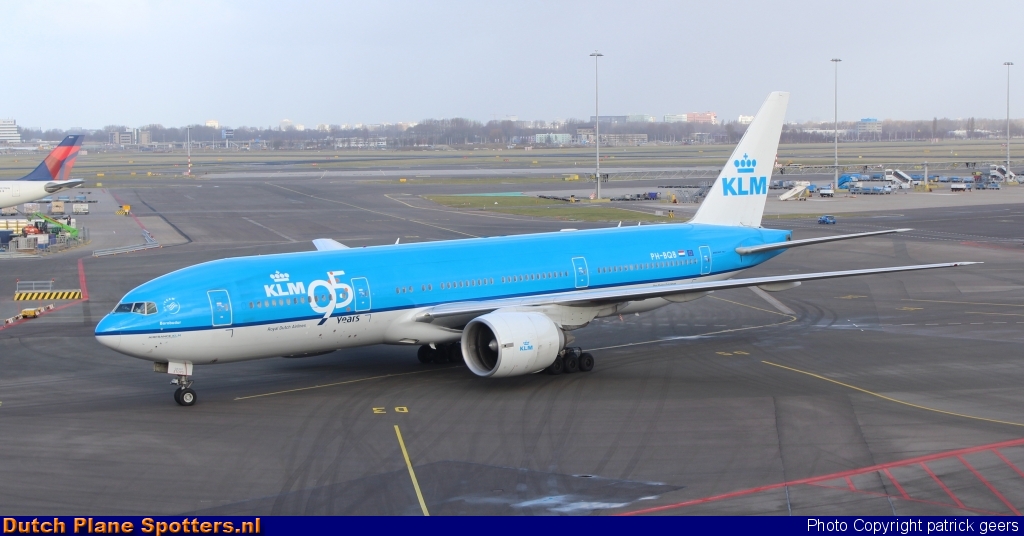 PH-BQB Boeing 777-200 KLM Royal Dutch Airlines by patrick geers