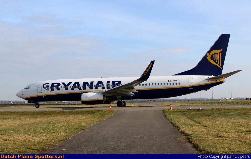 EI-FIF Boeing 737-800 Ryanair by patrick geers