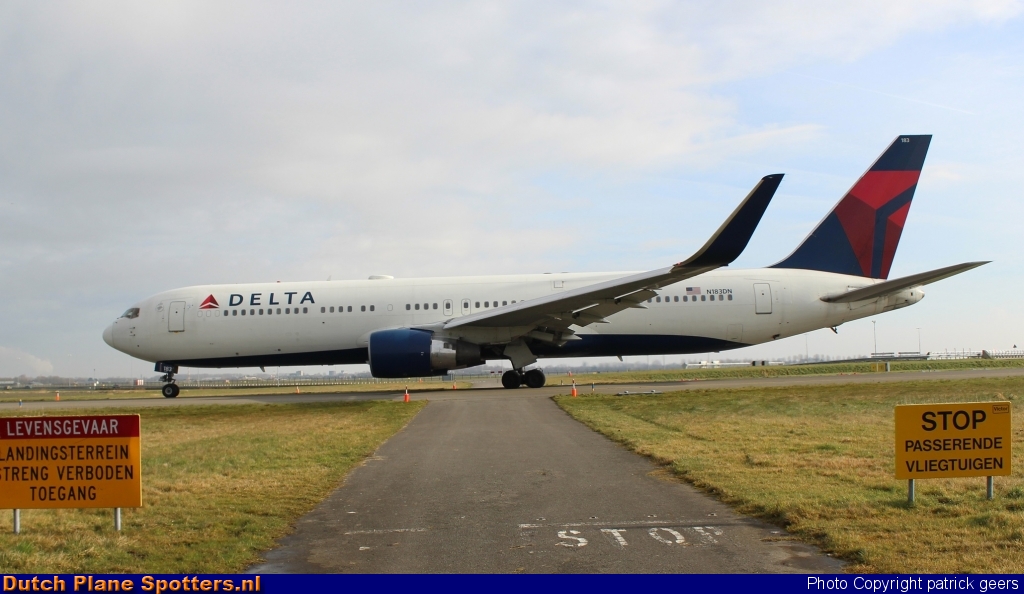 N183DN Boeing 767-300 Delta Airlines by patrick geers