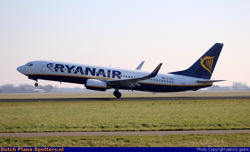 EI-DHS Boeing 737-800 Ryanair by patrick geers