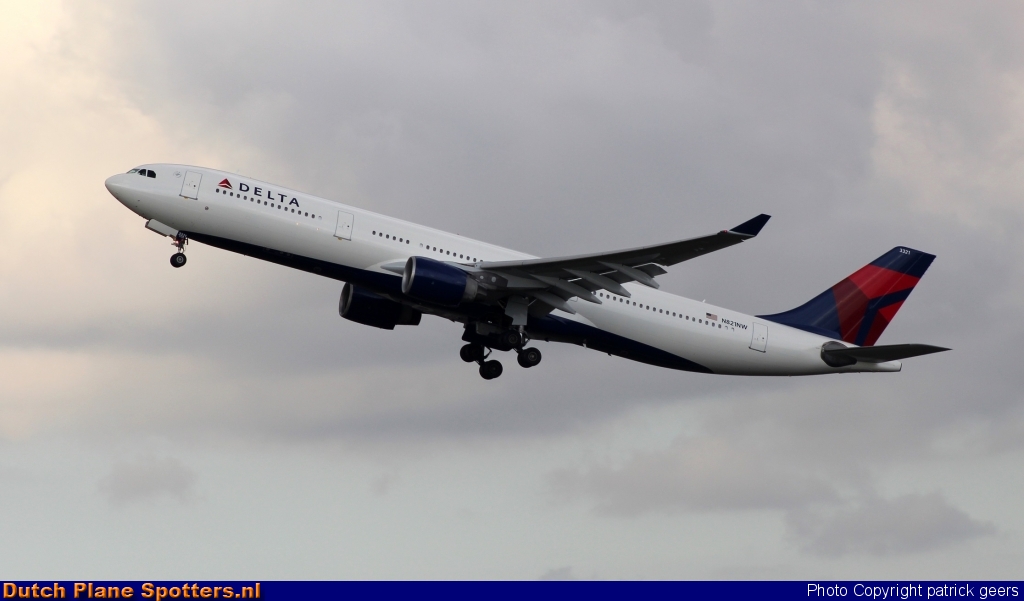 N821NW Airbus A330-300 Delta Airlines by patrick geers