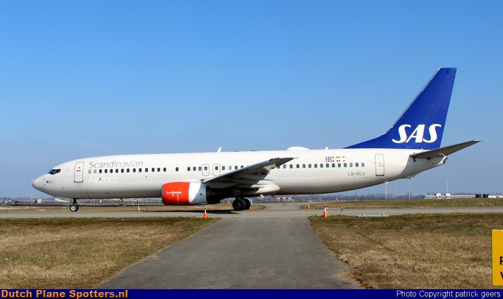 LN-RCX Boeing 737-800 SAS Scandinavian Airlines by patrick geers