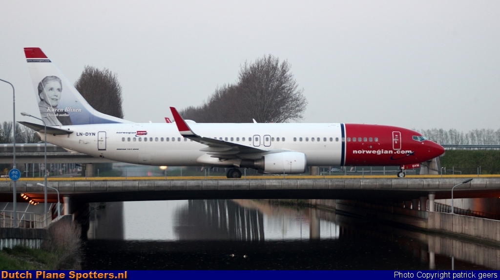 LN-DYN Boeing 737-800 Norwegian Air Shuttle by patrick geers