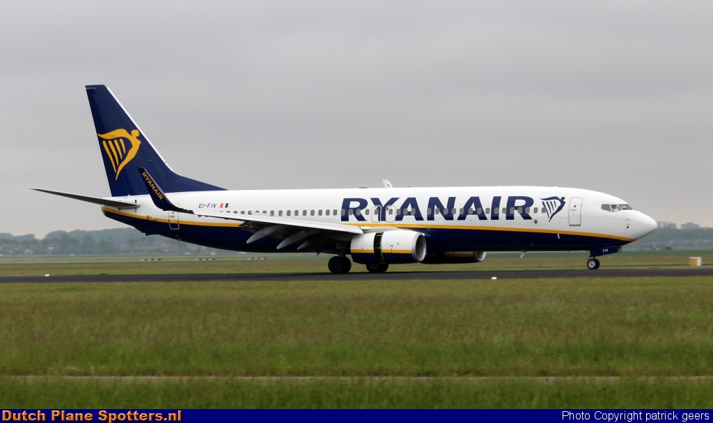 EI-FIV Boeing 737-800 Ryanair by patrick geers