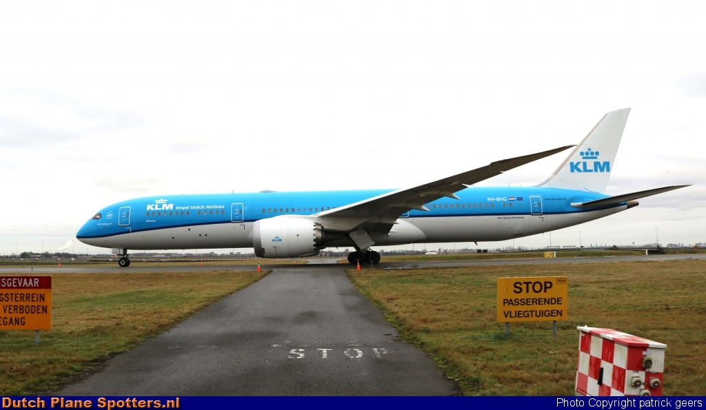 PH-BHG Boeing 787-9 Dreamliner KLM Royal Dutch Airlines by patrick geers