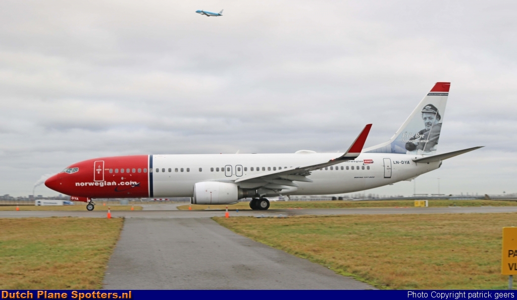 LN-DYA Boeing 737-800 Norwegian Air Shuttle by patrick geers