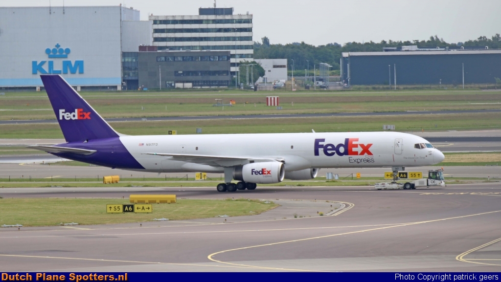 N917FD Boeing 757-200 FedEx by patrick geers