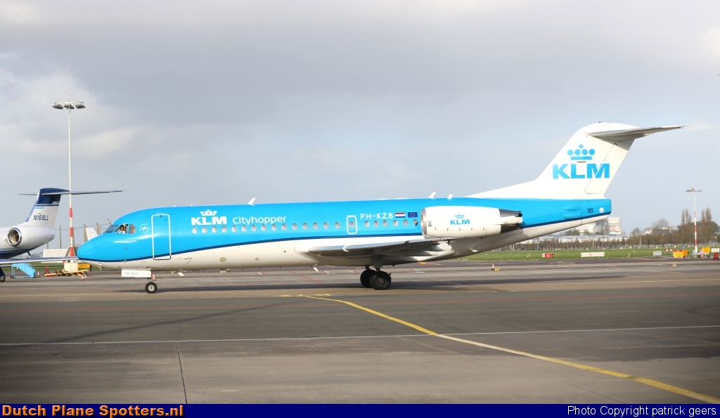 PH-KZB Fokker 70 KLM Cityhopper by patrick geers