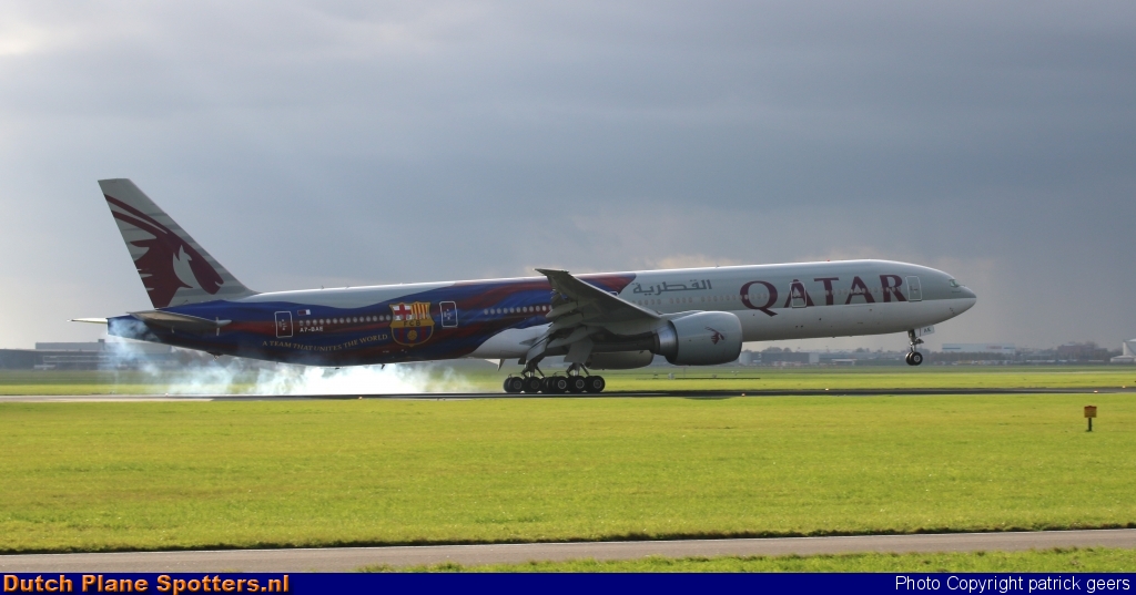 A7-BAE Boeing 777-300 Qatar Airways by patrick geers