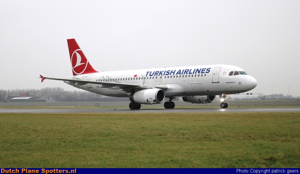 TC-JPC Airbus A320 Turkish Airlines by patrick geers