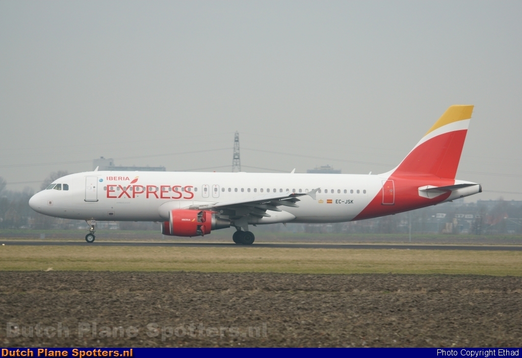 EC-JSK Airbus A320 Iberia Express by Vivian Weber
