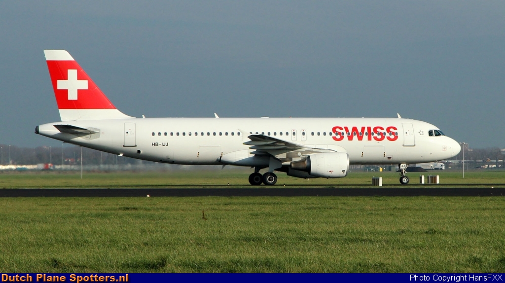 HB-IJJ Airbus A320 Swiss International Air Lines by HansFXX