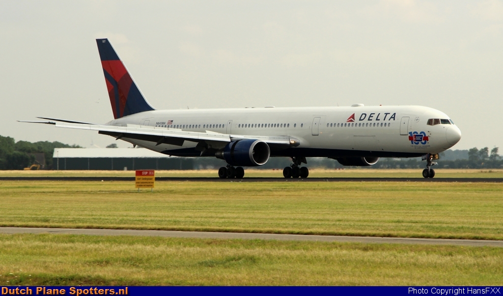 N841MH Boeing 767-400 Delta Airlines by HansFXX