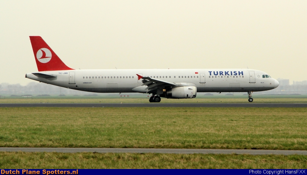 TC-JMI Airbus A321 Turkish Airlines by HansFXX