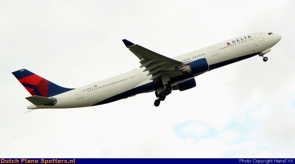 N809NW Airbus A330-300 Delta Airlines by HansFXX