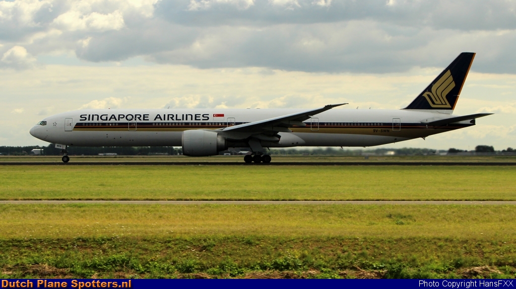 9V-SWN Boeing 777-300 Singapore Airlines by HansFXX