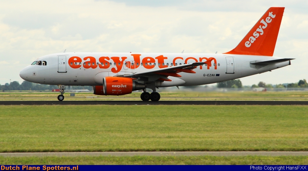 G-EZAV Airbus A319 easyJet by HansFXX