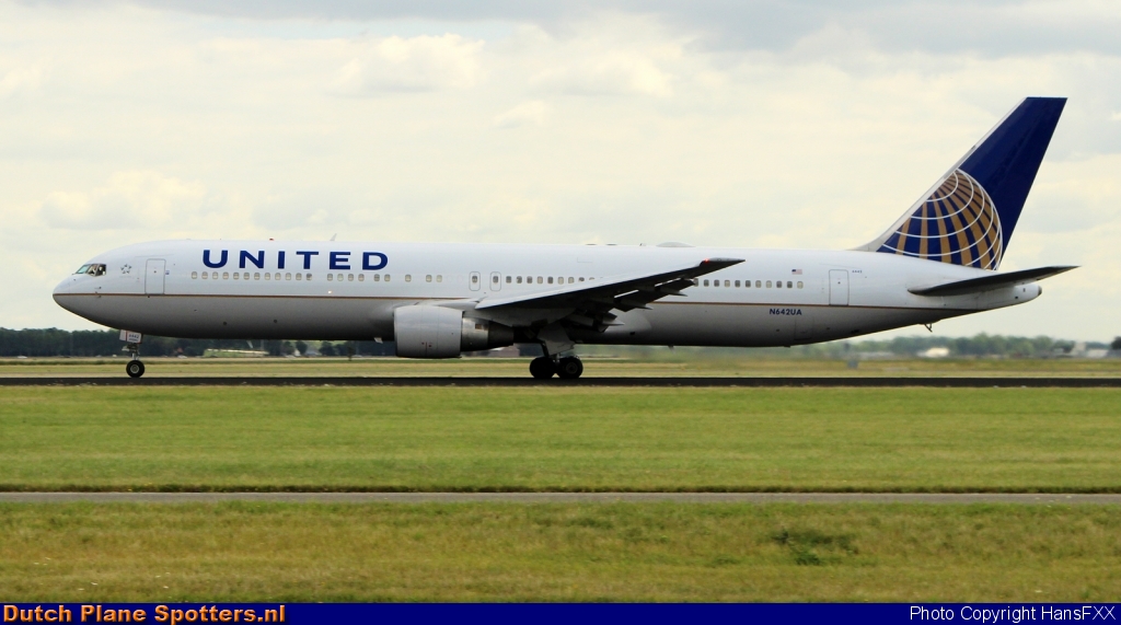 N642UA Boeing 767-300 United Airlines by HansFXX