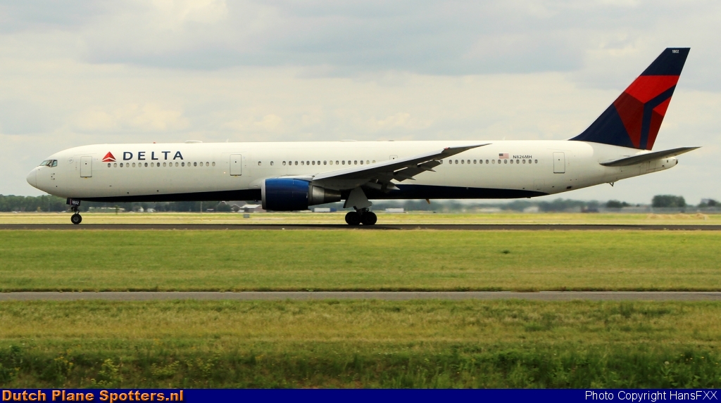 N826MH Boeing 767-400 Delta Airlines by HansFXX