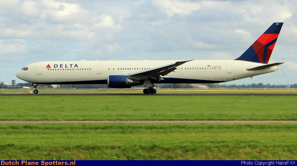 N834MH Boeing 767-400 Delta Airlines by HansFXX