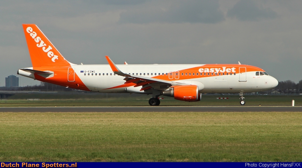 G-EZWG Airbus A320 easyJet by HansFXX