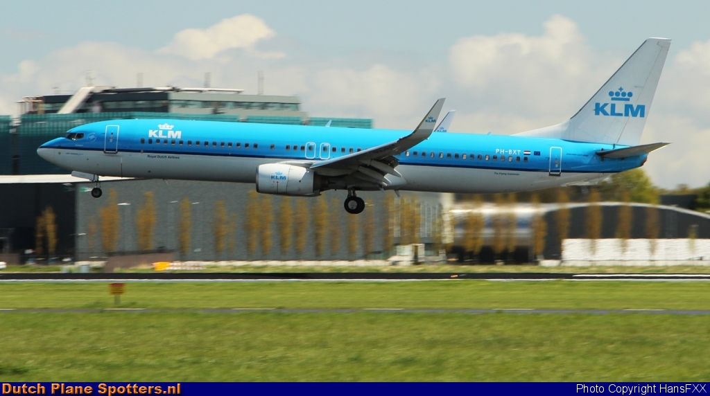PH-BXT Boeing 737-900 KLM Royal Dutch Airlines by HansFXX