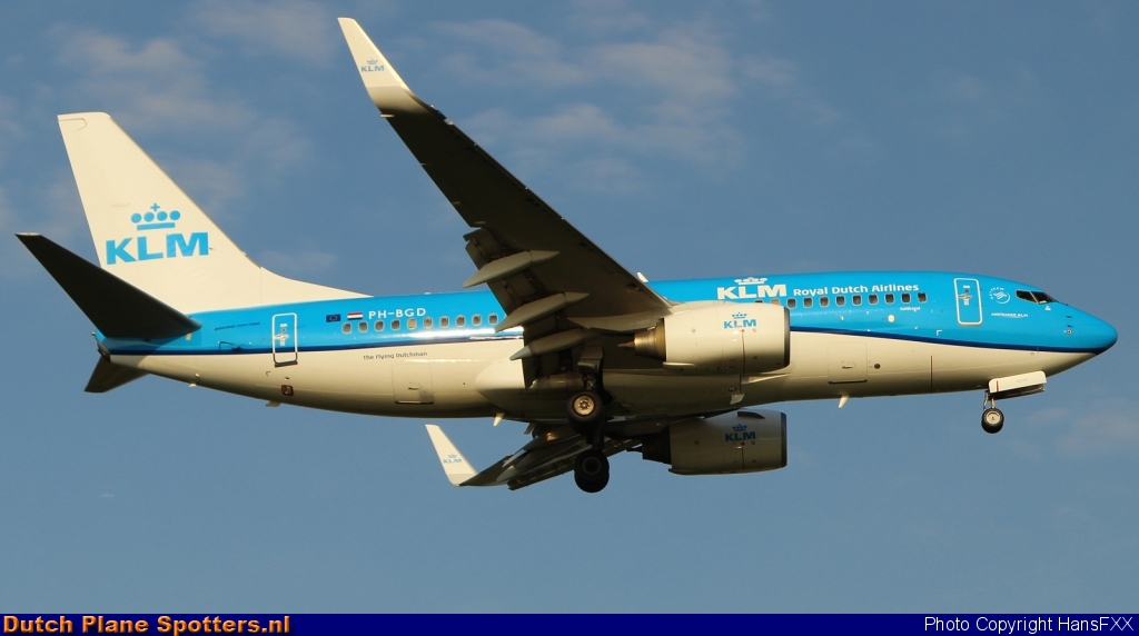 PH-BGD Boeing 737-700 KLM Royal Dutch Airlines by HansFXX