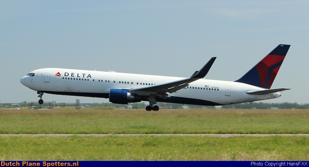 N199DN Boeing 767-300 Delta Airlines by HansFXX