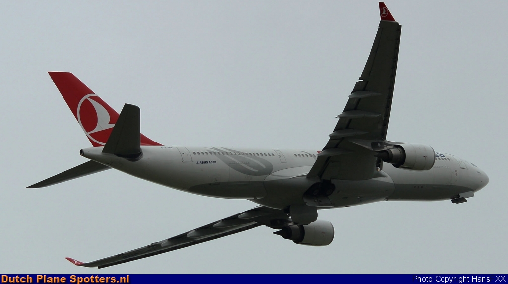 TC-JNB Airbus A330-200 Turkish Airlines by HansFXX