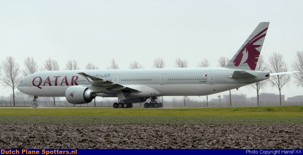 A7-BAT Boeing 777-300 Qatar Airways by HansFXX