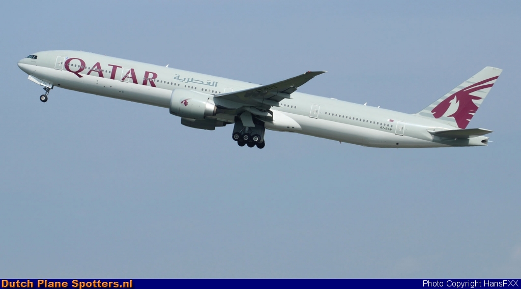 A7-BAV Boeing 777-300 Qatar Airways by HansFXX