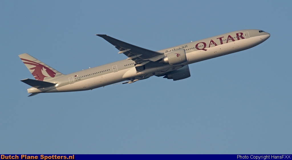 A7-BEI Boeing 777-300 Qatar Airways by HansFXX