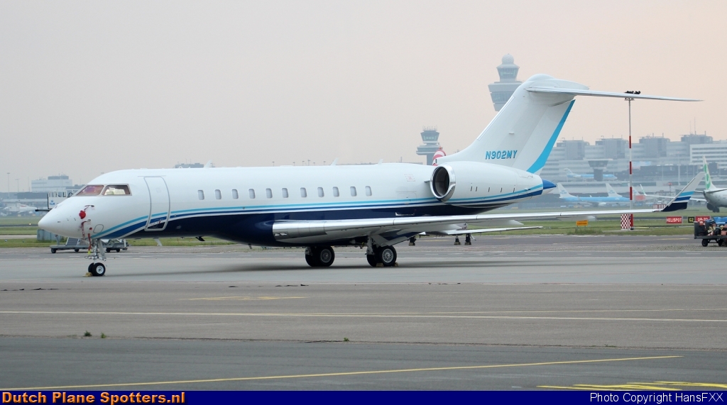 M902MY Bombardier BD-700 Global 5000 Private by HansFXX