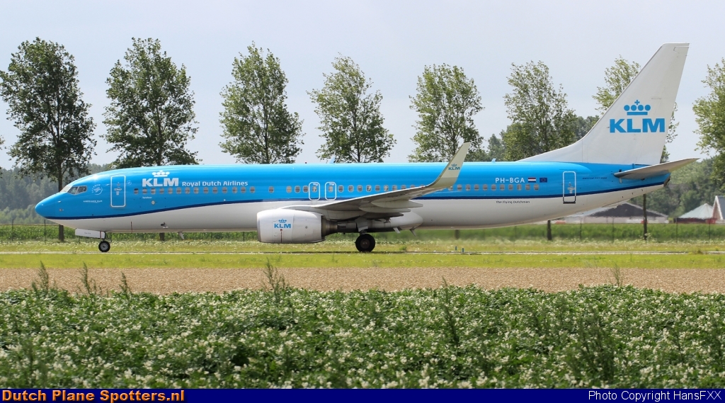 PH-BGA Boeing 737-800 KLM Royal Dutch Airlines by HansFXX