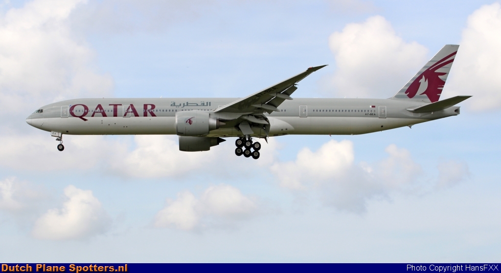 A7-BEA Boeing 777-300 Qatar Airways by HansFXX
