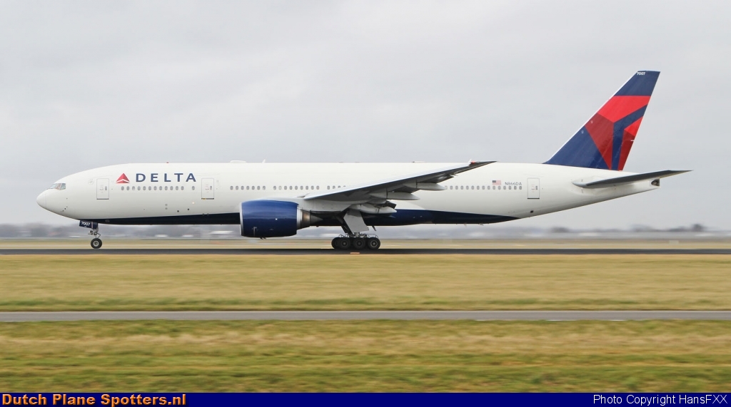 N866DA Boeing 777-200 Delta Airlines by HansFXX