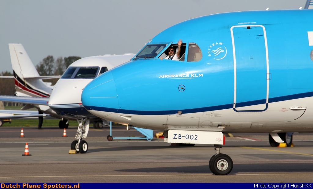PH-KZB Fokker 70 KLM Cityhopper by HansFXX