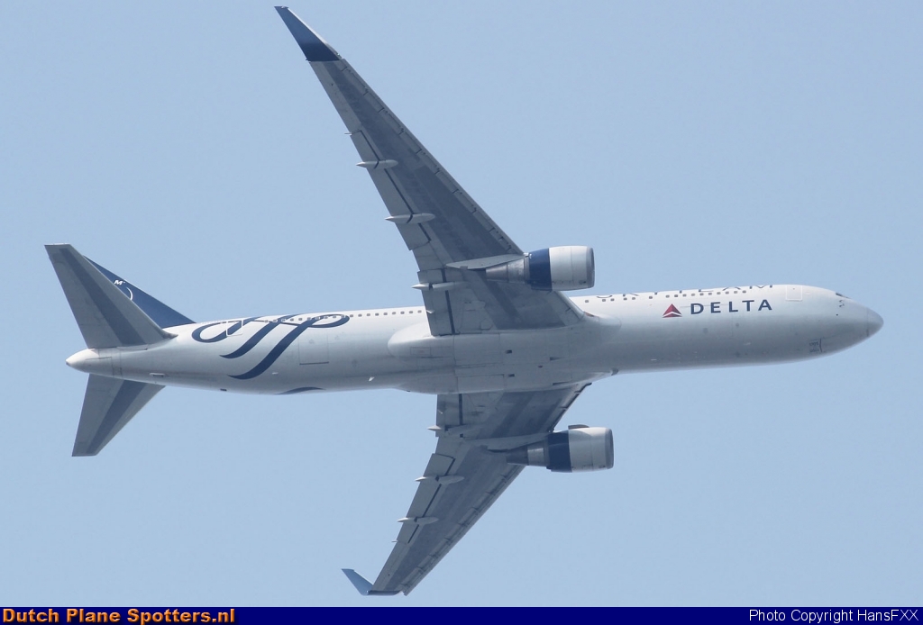 N175DZ Boeing 767-300 Delta Airlines by HansFXX