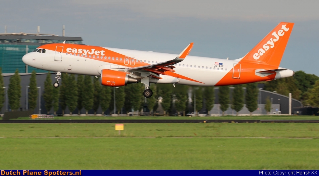 OE-IJF Airbus A320 easyJet Europe by HansFXX