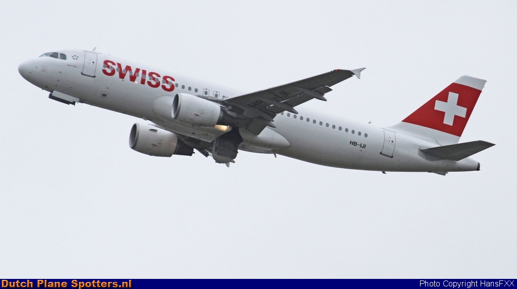 HB-IJI Airbus A320 Swiss International Air Lines by HansFXX