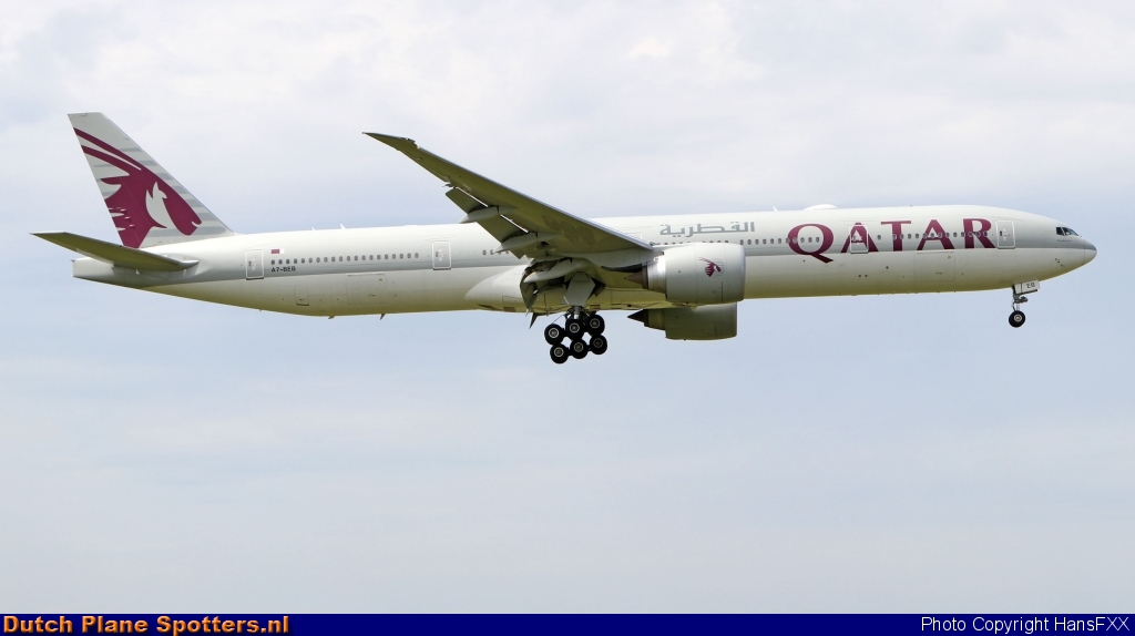 A7-BEB Boeing 777-300 Qatar Airways by HansFXX