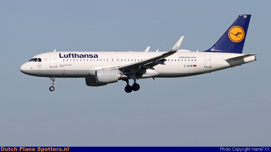 D-AIZW Airbus A320 Lufthansa by HansFXX